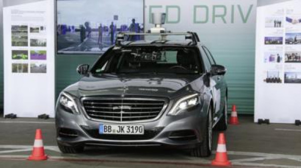ألمانيا: تراجع أرباح مجموعة “دايملر” لصناعة السيارات