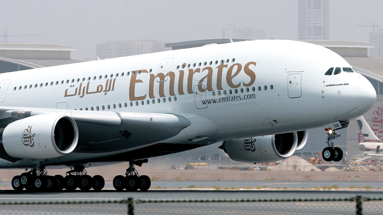 “طيران الإمارات”: حاملو هذه الجوازات سيحصلون على تأشيرة في مطار دبي