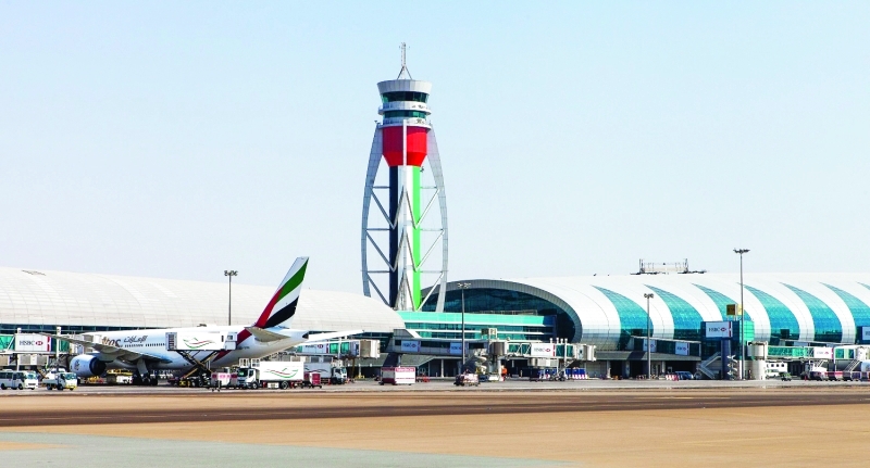 مطارات دبي تنفي تعليق الرحلات من وإلى الإمارات