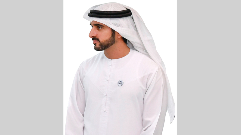 حمدان بن محمد لموظفي حكومة دبي: ابقوا في منازلكم قدر الإمكان