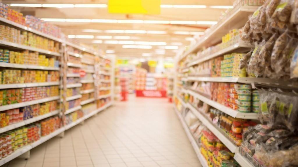 نقابة المواد الغذائية تطالب بفتح محلات التجزئة الكبيرة تدريجيا