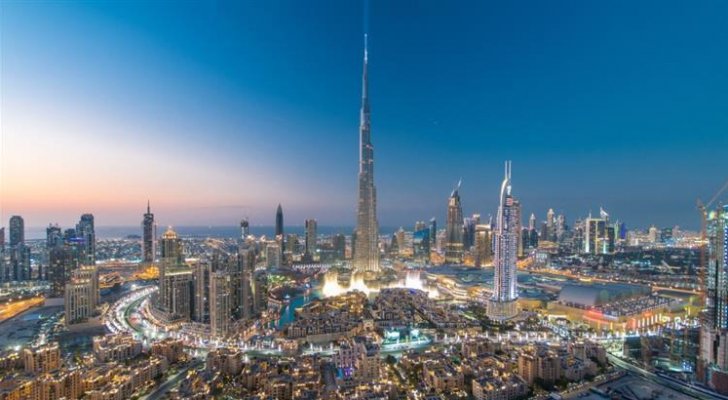 دبي تعيد فتح 9 قطاعات تجارة غذائية خلال حظر كورونا
