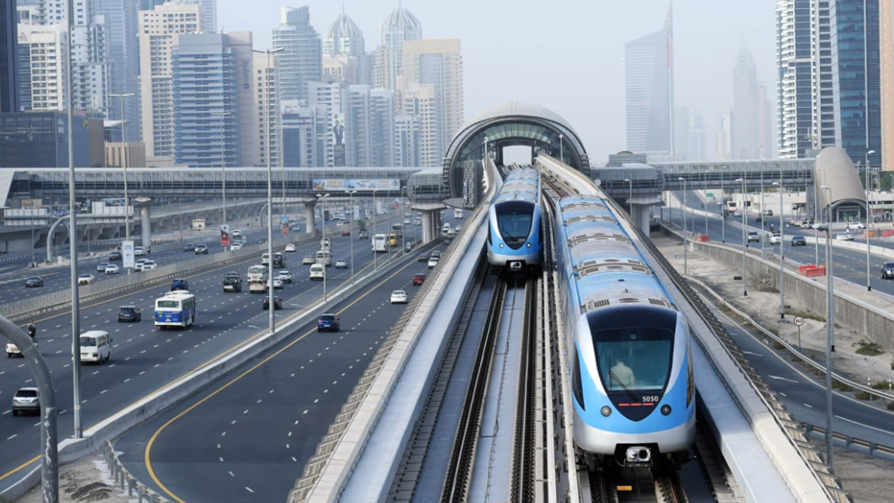 إيقاف خدمة مترو دبي حتى إشعار آخر .. والحافلات العامة مجانا