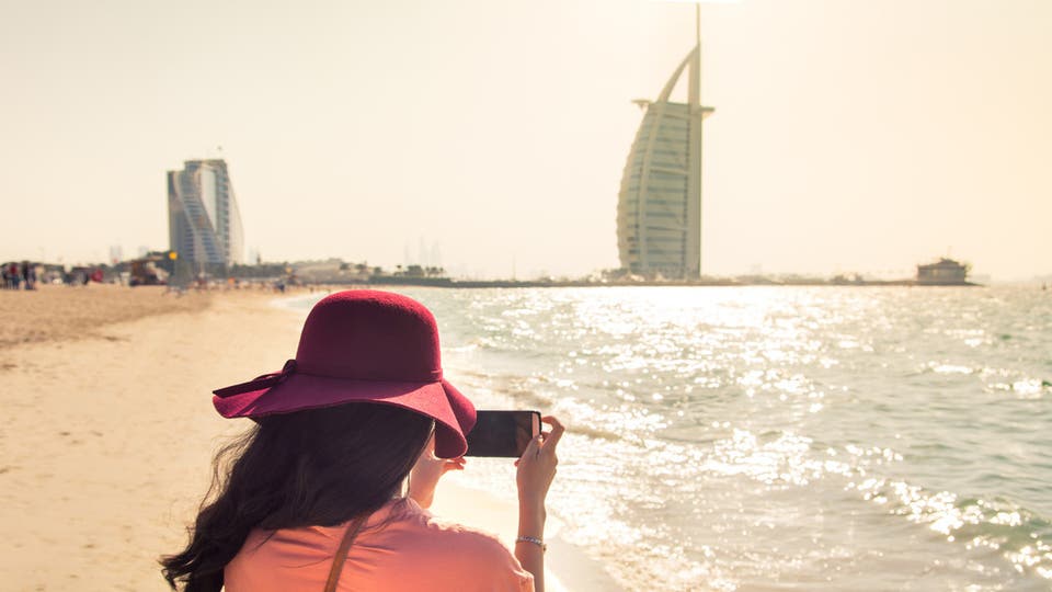 “سياحة دبي” تسمح بممارسة أنشطة محدودة ودخول الشواطئ لنزلاء الفنادق