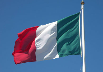إيطاليا تجري استفتاء على تقليص عدد أعضاء البرلمان وانتخابات محلية