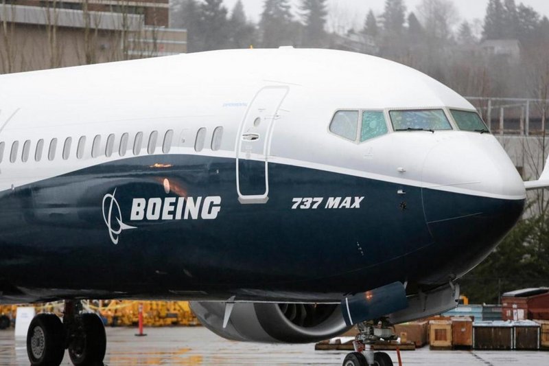 أمريكا تعيد تشغيل طائرات بوينج 737