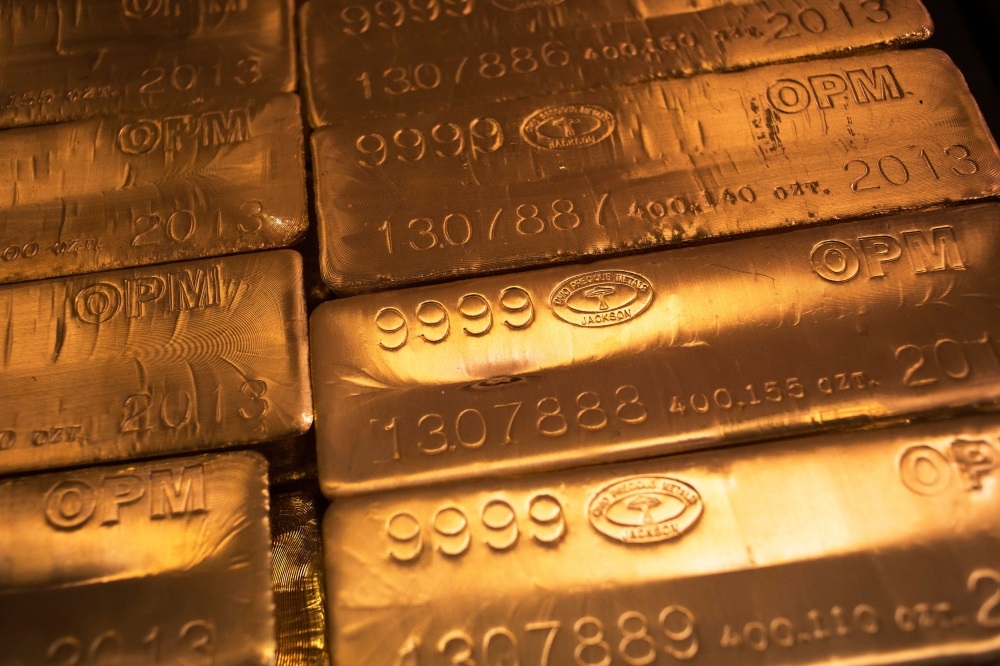 الذهب يتراجع.. والمستثمرون يترقبون نتائج الانتخابات الأميركية
