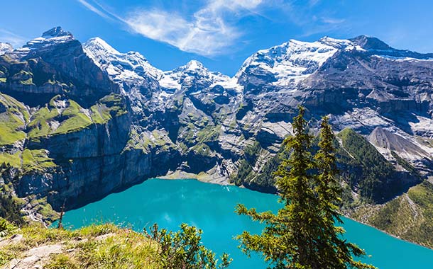 سويسرا بلد الجمال تعرف على أكثر 3 بحيرات خلابة فيها