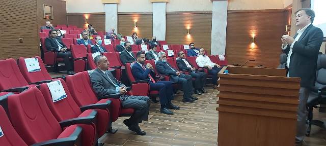 البروفيسور دانا ريدفورد من جامعة كاليفورنيا بيركلي يحاضر في جامعة عمان الأهلية2 - زاجل نيوز