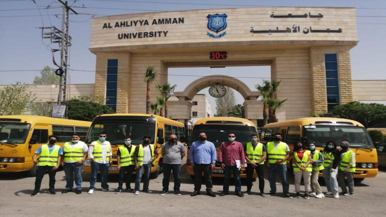 جامعة عمان الأهلية تختتم حملاتها الخيرية في شهر رمضان المبارك