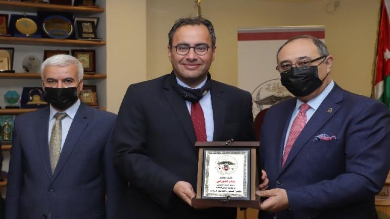 برعاية وزير الدولة لشؤون الإعلام … نقابة الصحفيين الأردنيين تكرم جامعة عمان الاهلية