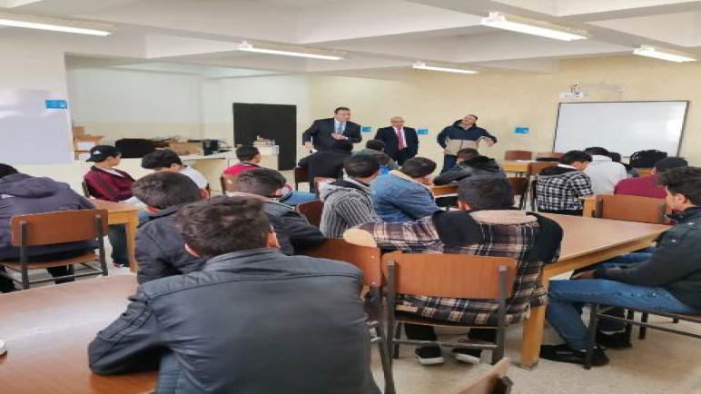 كلية الحقوق في عمان الأهلية تساهم في نشر الوعي القانوني في مدارس محافظة البلقاء
