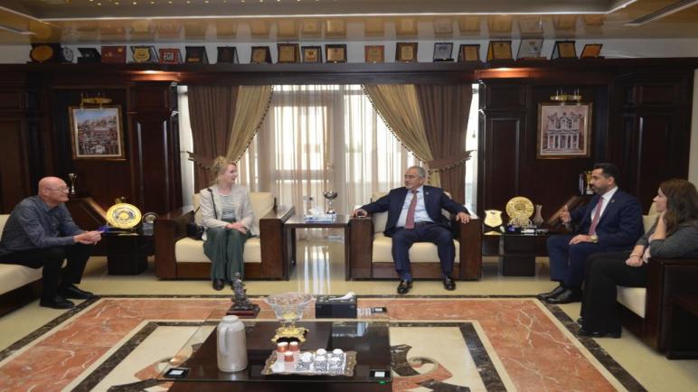 رئيس عمان الأهلية يستقبل وفدا من برنامج إيراسموس بلس الهولندي