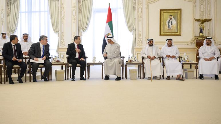 رئيس الدولة يتسلم دعوة للمشاركة في القمة العربية خلال استقباله مبعوث الرئيس الجزائري