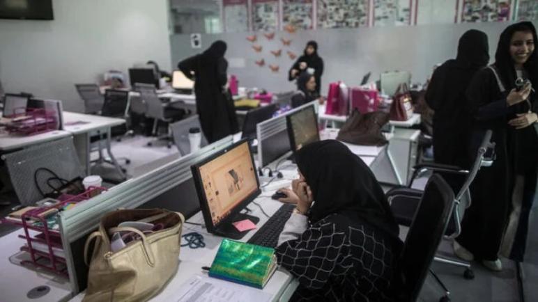 ارتفاع نسبة مشاركة المرأة في القوى العاملة في المملكة العربية السعودية إلى 33.6٪ في الربع الأول من عام 2022