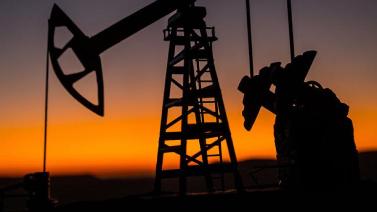 استقرار أسعار النفط بعد انخفاضها بأكثر من 3٪