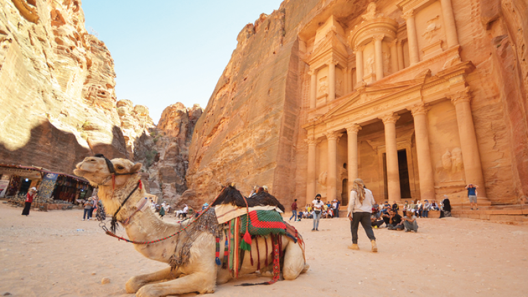 الأردن يرى آمالاً في انتعاش صناعة السياحة