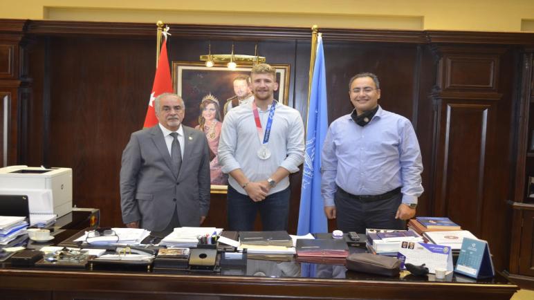 الشرباتي يشكر جامعة عمان الأهلية على الدعم المتواصل الذي تقدمه للرياضة الأردنية