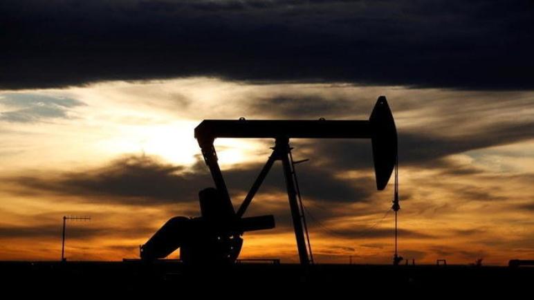 النفط يرتفع وسط مخاوف بالانخفاض