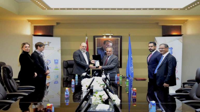 اتفاقية تعاون مشترك بين عمان الأهلية وجامعة بلايموث البريطانية