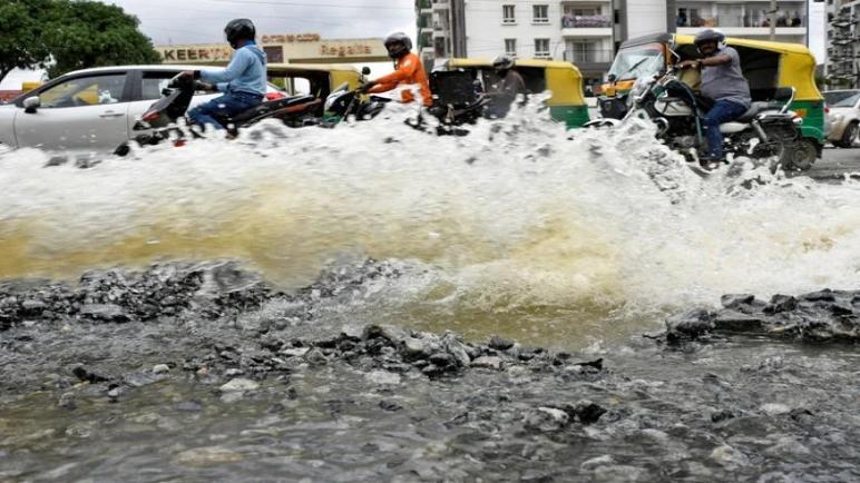 حركة المرور ونقص المياه والفيضانات .. الموت البطيء لمركز التكنولوجيا في الهند؟