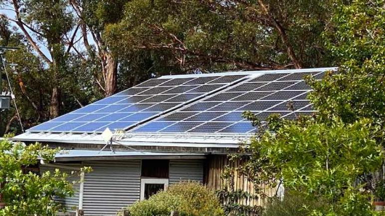 “ضريبة الطاقة الشمسية”، لماذا يجب أن تتحمل الأسر تكلفة توليد الطاقة؟